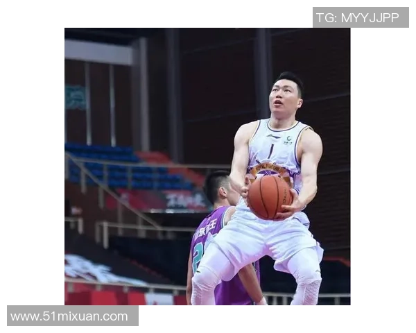 李根：从篮球场上的闪耀星光到人生舞台的坚韧奋斗者